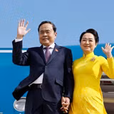 Chủ tịch Quốc hội Trần Thanh Mẫn và Phu nhân rời thủ đô Ulan Bator về nước, kết thúc tốt đẹp chuyến thăm chính thức Mông Cổ. (Ảnh: TTXVN)