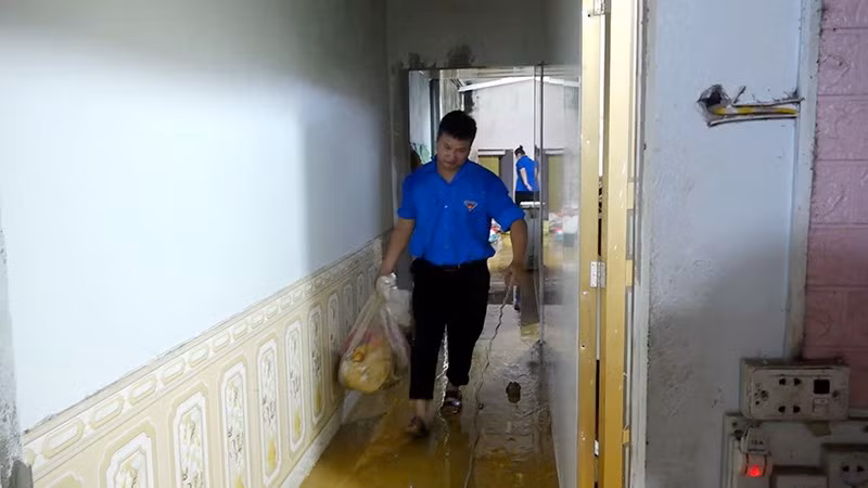 sequence-02mp4still003.jpg