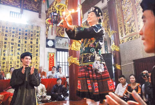 thuc-hanh-tin-nguong-tho-mau.jpg