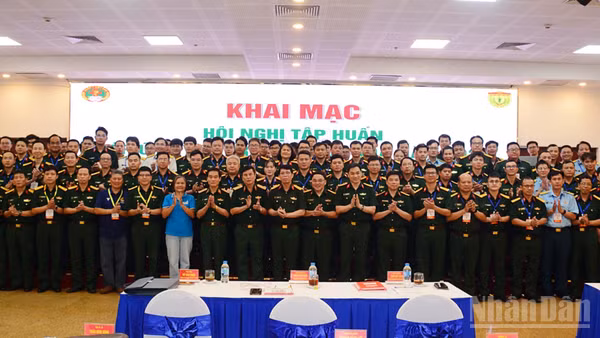 Các đại biểu tại khai mạc lớp tập huấn.