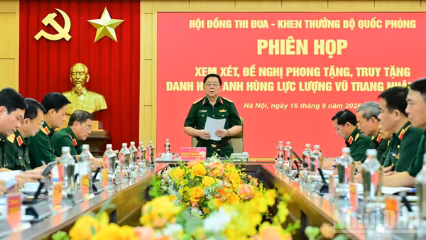 Đại tướng Nguyễn Trọng Nghĩa chủ trì phiên họp. (Ảnh: THẾ ĐẠI)