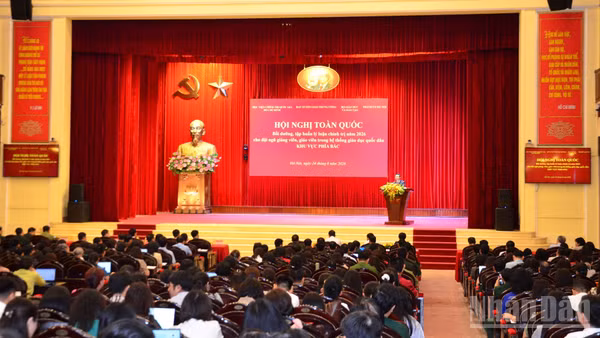 Quang cảnh hội nghị. (Ảnh: PHẠM CƯỜNG)