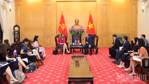 Quang cảnh buổi tiếp. (Ảnh: PHẠM CƯỜNG)