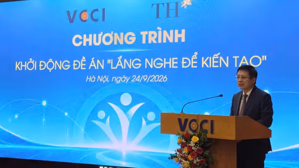 Chủ tịch Liên đoàn Thương mại và Công nghiệp Việt Nam Hồ Sỹ Hùng phát biểu ý kiến tại chương trình. (Ảnh: MINH DŨNG)