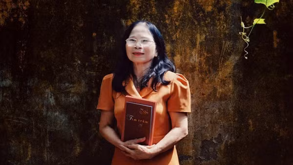Nhà thơ Vân Anh.