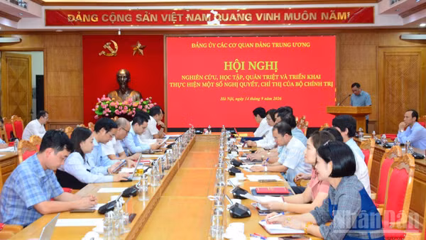 Hội nghị nghiên cứu, học tập, quán triệt và triển khai một số Nghị quyết, Chỉ thị của Bộ Chính trị tại điểm cầu chính Đảng ủy các cơ quan Đảng Trung ương. (Ảnh: PHẠM CƯỜNG)