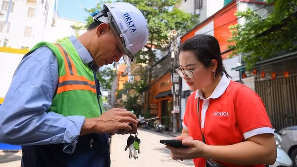 Viettel triển khai đồng bộ nhiều phương án hỗ trợ trước, trong và sau thời điểm tắt sóng 2G cho khách hàng. (Ảnh: Viettel)