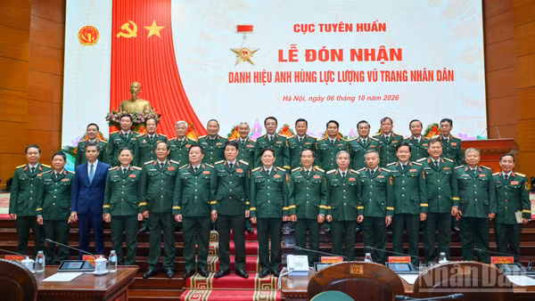 Các đại biểu tại Lễ đón nhận. (Ảnh: THẾ ĐẠI)