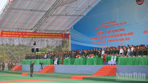 Quang cảnh khai mạc Diễn tập chung về phòng thủ dân sự giữa Quân đội ba nước Việt Nam-Lào-Campuchia năm 2026. (Ảnh: THẾ ĐẠI)
