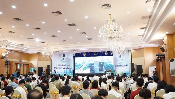 Hội thảo “An ninh năng lượng cho chuyển đổi xanh trong kỷ nguyên số”. (Ảnh THU UYÊN)