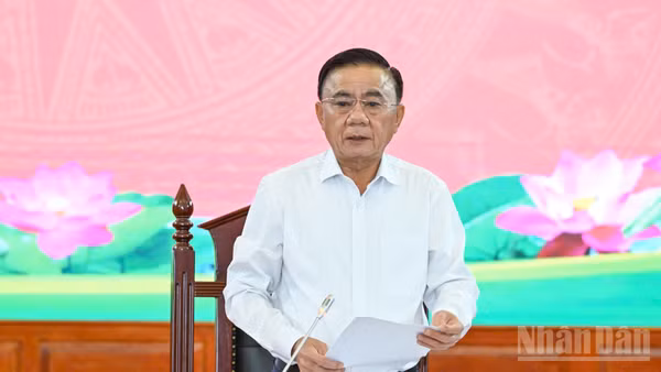 Thường trực Ban Bí thư Trần Cẩm Tú đã ký ban hành Kế hoạch số 06-KH/TW thực hiện Kết luận Hội nghị lần thứ ba Ban Chấp hành Trung ương Đảng khóa XIV. (Ảnh: DUY LINH)