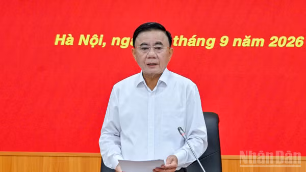 Đồng chí Trần Cẩm Tú, Ủy viên Bộ Chính trị, Thường trực Ban Bí thư ký ban hành Kế hoạch số 91-KH/TW. (Ảnh: DUY LINH)