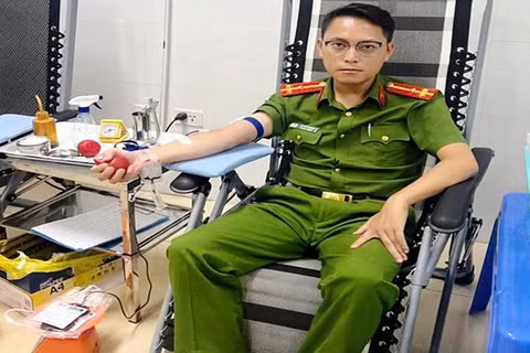 Công an Thanh Hóa hiến máu phục vụ cấp cứu, điều trị bệnh cho phạm nhân. (Ảnh: Công an Thanh Hóa)