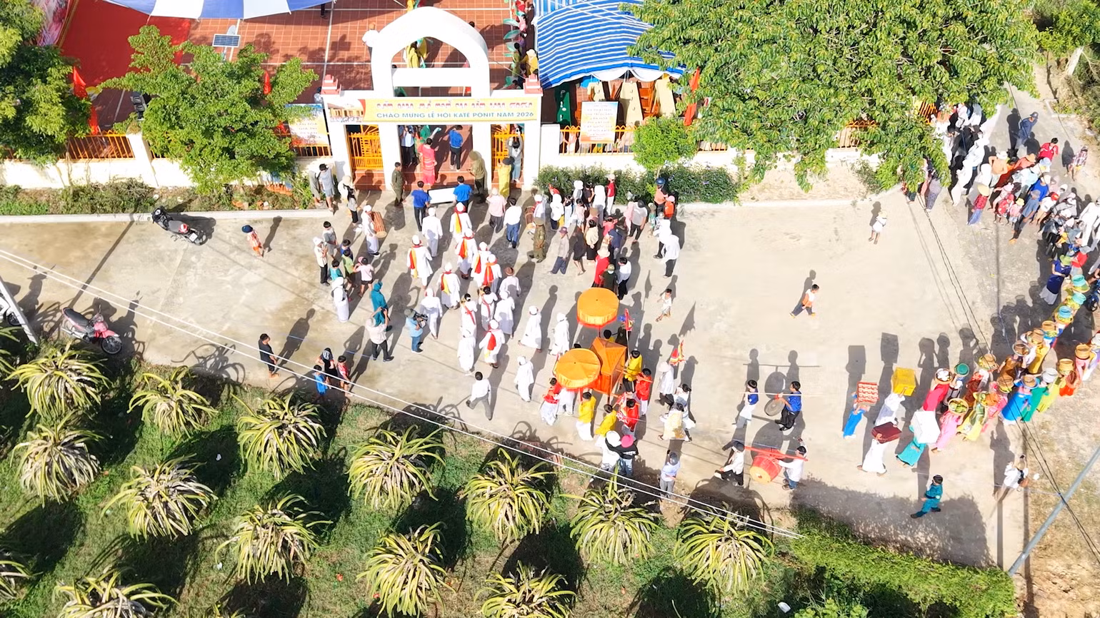 dji-20261010080125-0385-d-1mp400-01-42-14still001-979.png