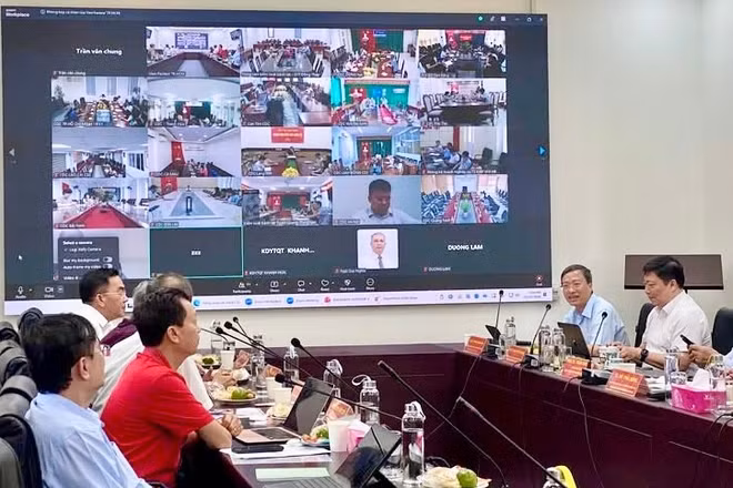 Quang cảnh cuộc họp khẩn tại Viện Pasteur Thành phố Hồ Chí Minh. 