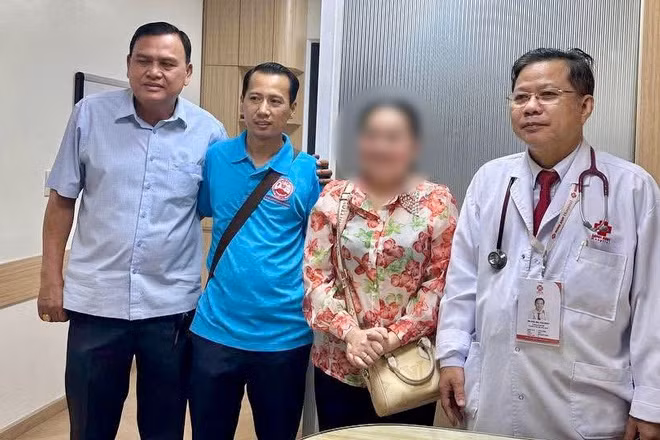 Bệnh nhân P.Y cùng người thân ngày xuất viện.