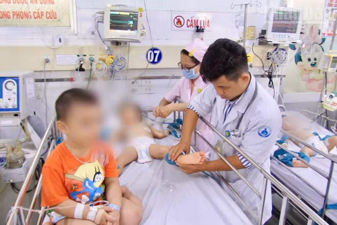 Số ca bị tay chân miệng đang gia tăng tại nhiều bệnh viện ở Thành phố Hồ Chí Minh.