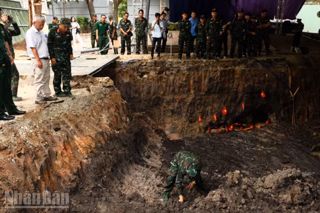 Khu vực tìm kiếm hài cốt liệt sĩ tại Công viên Lê Thị Riêng. (Ảnh: Thế Anh)