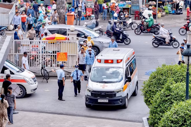 Thời điểm bệnh nhân được đưa từ Đặc khu Phú Quốc về điều trị chuyên sâu tại Bệnh viện Chợ Rẫy.