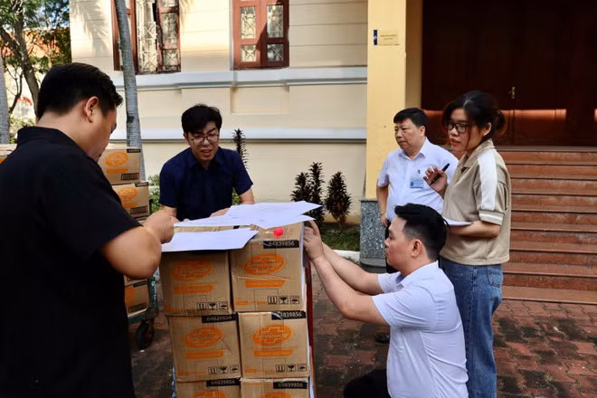 Viện Pasteur Thành phố Hồ Chí Minh chuẩn bị vật tư y tế chuyển ra tỉnh Gia Lai và Lâm Đồng.