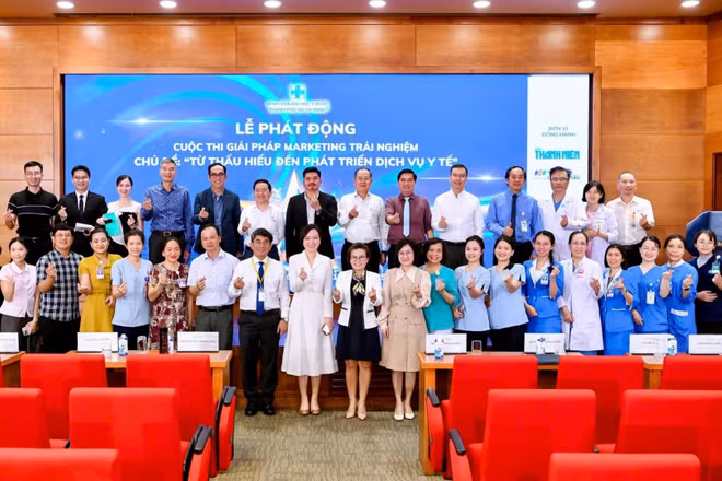 Đại biểu cùng tham gia phát động cuộc thi.