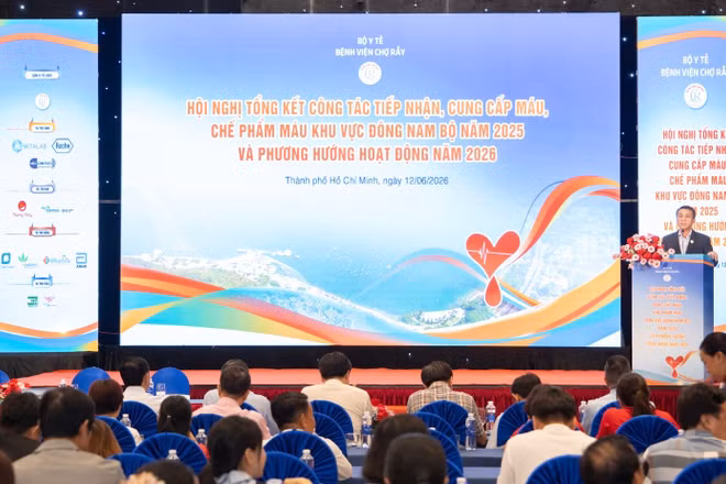 Quang cảnh hội nghị tổng kết công tác hiến máu khu vực Đông Nam Bộ.