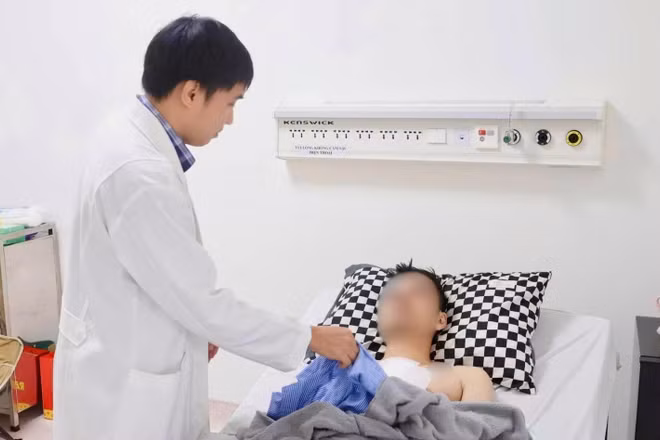 Bệnh nhân T. hồi phục sau phẫu thuật.