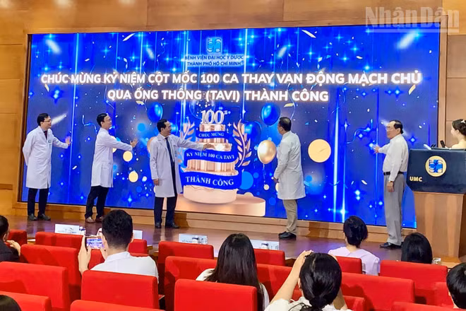 Bệnh viện Đại học Y dược Thành phố Hồ Chí Minh ghi dấu mốc 100 ca TAVI thành công.