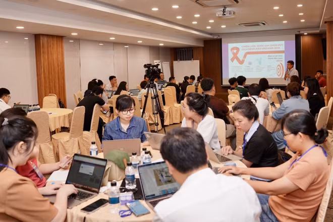 Buổi chia sẻ phương pháp truyền thông về phòng chống HIV/AIDS tại Thành phố Hồ Chí Minh. 