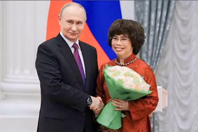 Tổng thống Vladimir Putin đích thân trao Huân chương Hữu nghị cho bà Thái Hương.
