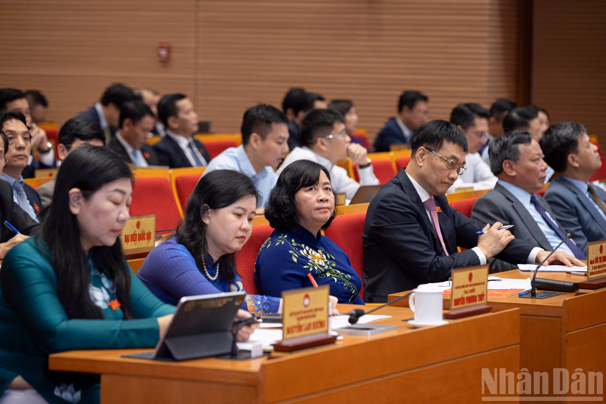 ndo_br_stnd8706.jpg