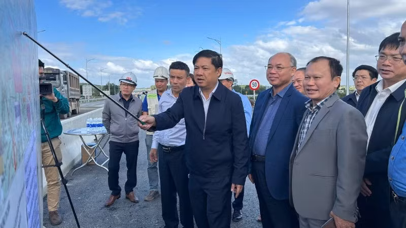Bí thư Tỉnh ủy Đắk Lắk Lương Nguyễn Minh Triết cùng đoàn công tác tỉnh vừa đi kiểm tra tiến độ dự án thành phần 3 thuộc dự án đường bộ cao tốc Khánh Hòa-Buôn Ma Thuột.