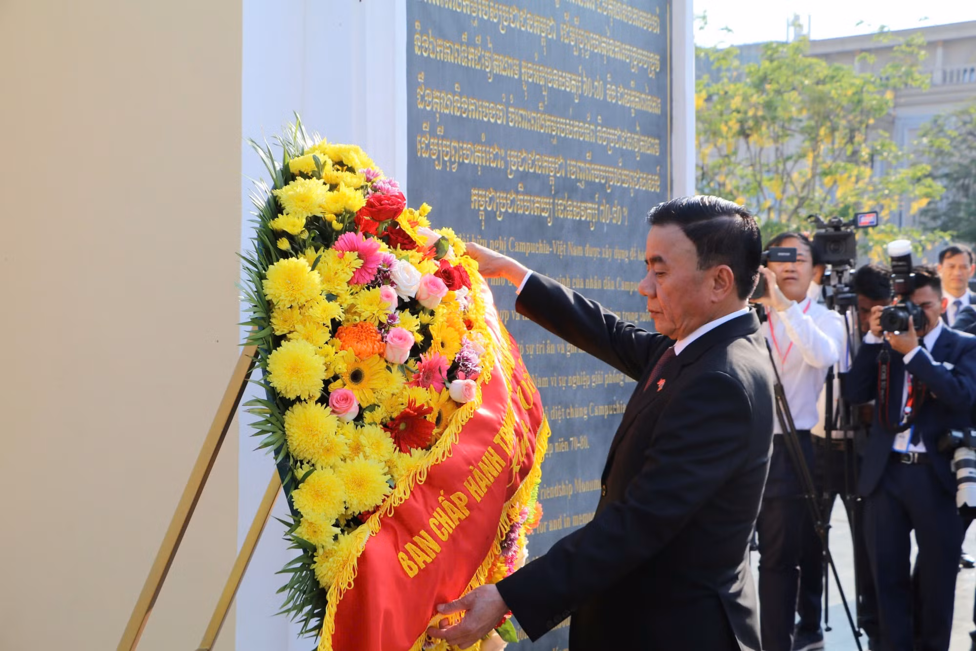 dai-huu-nghi-1.jpg