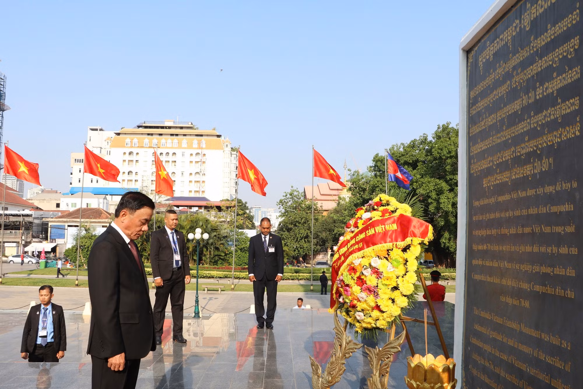 dai-huu-nghi-2.jpg