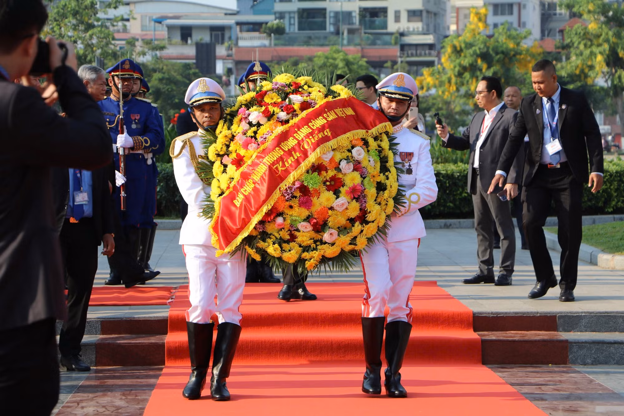dai-huu-nghi-4.jpg