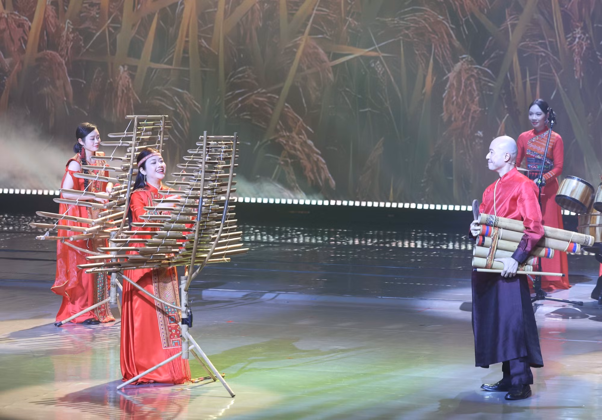 vna-potal-tong-bi-thu-chu-tich-nuoc-to-lam-va-phu-nhan-voi-tong-bi-thu-chu-tich-nuoc-trung-quoc-tap-can-binh-va-phu-nhan-du-chuong-trinh-bieu-dien-ngh-8703672.jpg