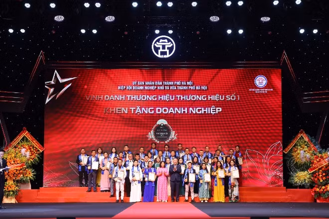 Các doanh nghiệp được vinh danh Thương hiệu số 1 tại Lễ tôn vinh Doanh nhân-Doanh nghiệp Thăng Long 2025.