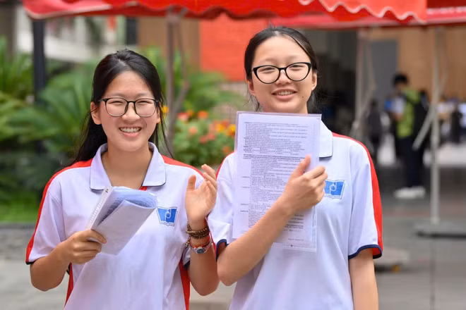 Thí sinh tham dự kỳ thi tốt nghiệp trung học phổ thông tại điểm thi Trường trung học cơ sở Giảng Võ, Hà Nội. (Ảnh: THẾ ĐẠI)