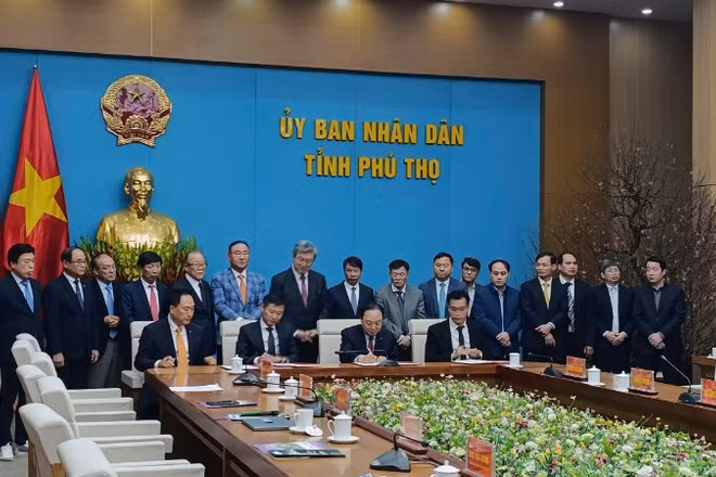 Ủy ban nhân dân tỉnh Phú Thọ đã làm việc với Đoàn Liên đoàn Phòng Thương mại và Công nghiệp tỉnh Gyeonggi (Hàn Quốc – FGCCI) tiến hành ký biên bản ghi nhớ hợp tác giữa hai bên.