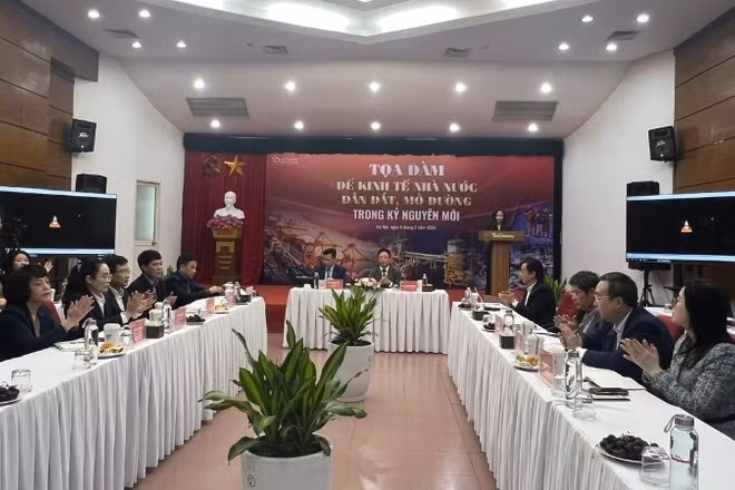 Quang cảnh Tọa đàm "Để kinh tế Nhà nước dẫn dắt, mở đường trong kỷ nguyên mới" do Báo Tiền Phong tổ chức.