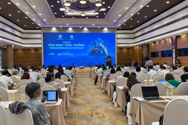 Bên cạnh việc tiếp tục củng cố nền tảng vĩ mô, cần chuyển mạnh trọng tâm sang cải cách vi mô có tính đột phá trong tiến trình hướng đến mục tiêu tăng trưởng kinh tế.