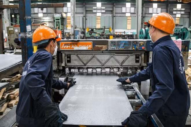 Các doanh nghiệp đang đẩy mạnh nhập khẩu linh kiện sản xuất, hướng tới bứt phá những tháng cuối năm. (Ảnh: THÀNH ĐẠT)