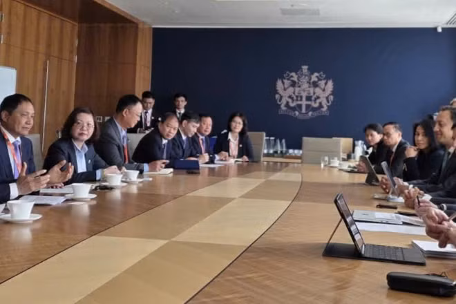 Quang cảnh buổi làm việc giữa Đoàn công tác Bộ Tài chính và Sở Giao dịch Chứng khoán London.