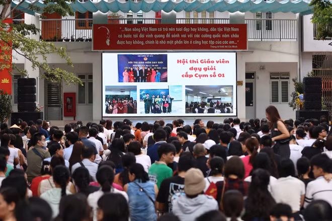 Quang cảnh buổi gặp mặt, tư vấn. (Ảnh: THANH TÙNG)