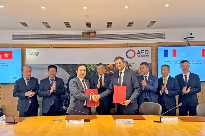 Bộ Tài chính Việt Nam và Cơ quan phát triển Pháp AFD ký kết Biên bản ghi nhớ. (Ảnh: Nguyễn Yến)
