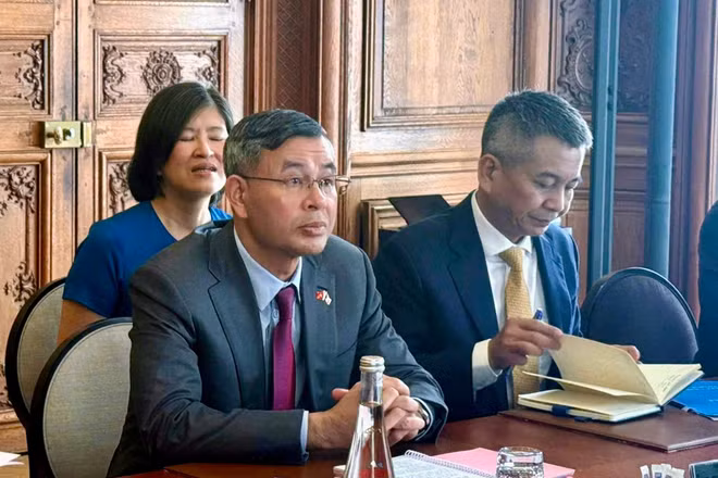 Bộ trưởng Tài chính Ngô Văn Tuấn tại buổi làm việc với Tổ chức Hợp tác và Phát triển Kinh tế (OECD). (Ảnh: Yến Phạm)