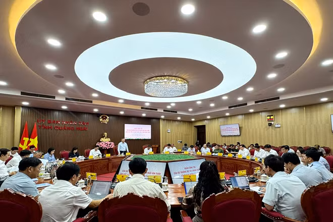 Toàn cảnh buổi làm việc giữa đoàn công tác Bộ Tài chính và Ủy ban nhân dân tỉnh Quảng Ngãi. (Ảnh: Bộ Tài chính)