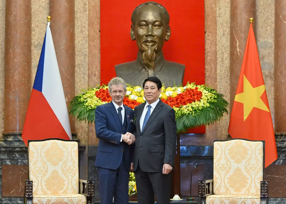 Chủ tịch nước Lương Cường tiếp Chủ tịch Thượng viện Quốc hội Cộng hòa Séc ngày 20/11. (Ảnh: Thủy Nguyên)