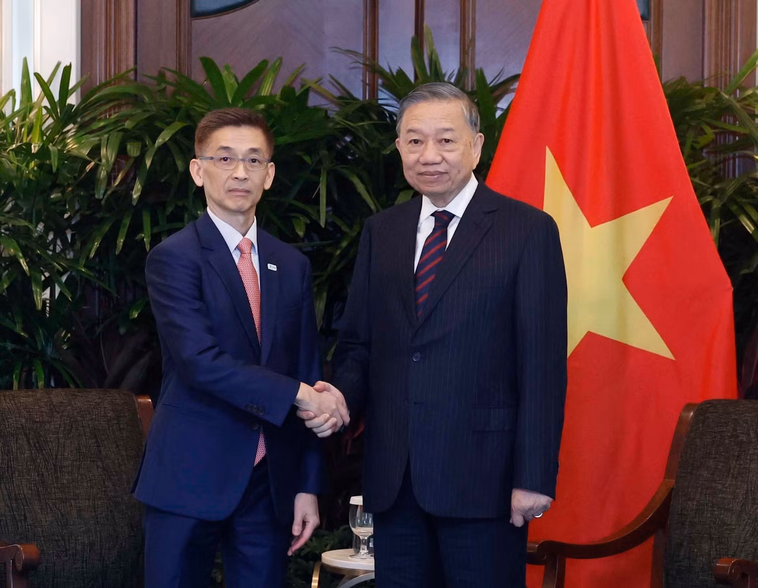 vna-potal-tong-bi-thu-chu-tich-nuoc-tiep-lanh-dao-mot-so-doanh-nghiep-lon-cua-singapore-8794904.jpg