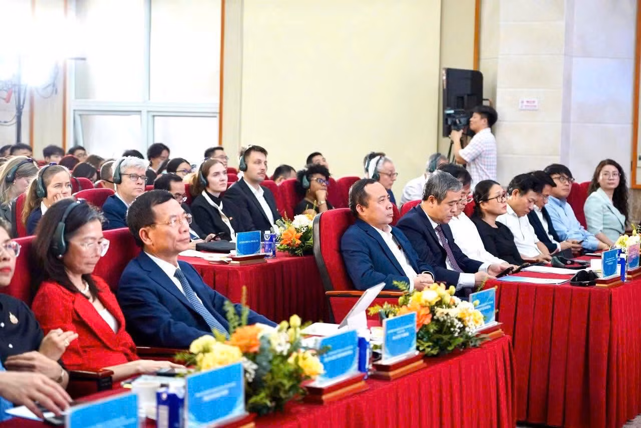 7-bo-truong-bo-khcn-vu-hai-quan-nguyen-bo-truong-bo-khcn-nguyen-manh-hung-tham-du-buoi-le.jpg
